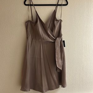 Holiday Party Express woman’s Taupe Faux wrap mini dress size medium